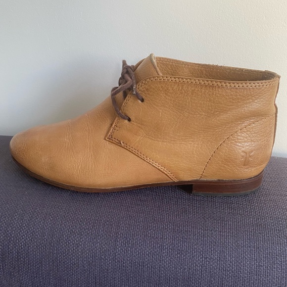 Women’s Frye Shoe - Picture 6 of 14